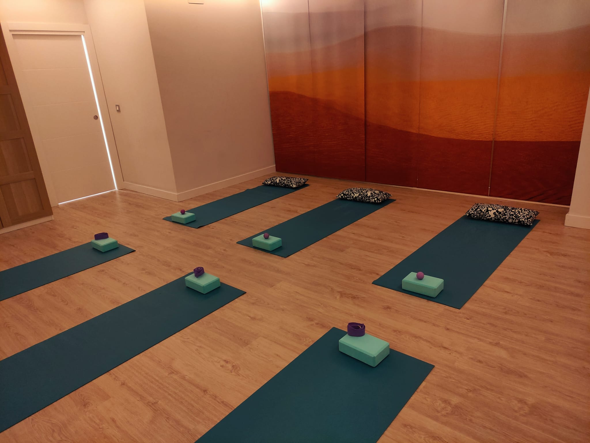 Alquiler de sala en Bilbao para yoga, talleres y terapias 7 Reserva la Sala Polivalente